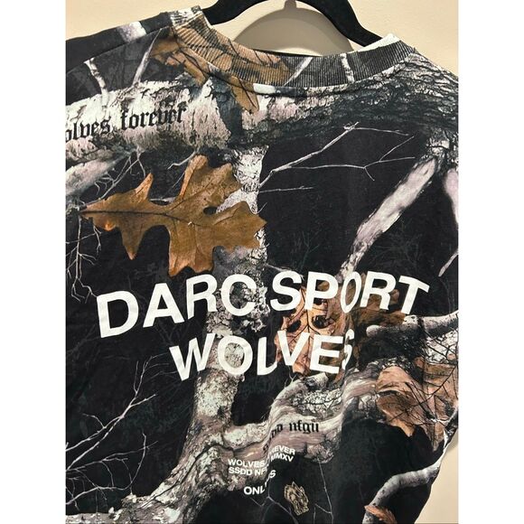 DARC SPORTS WOLVES TEE - Picture 9 of 10